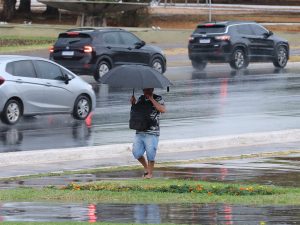 Foto-Paulo-H-carvalho-5-1-300x225 🌧️☔Com chuvas intensas no DF, Defesa Civil orienta população por meio de alertas de SMS – Secretaria de Estado de Segurança Pública